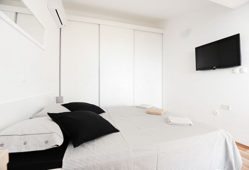 带海景的标准工作室, Apartments Hills