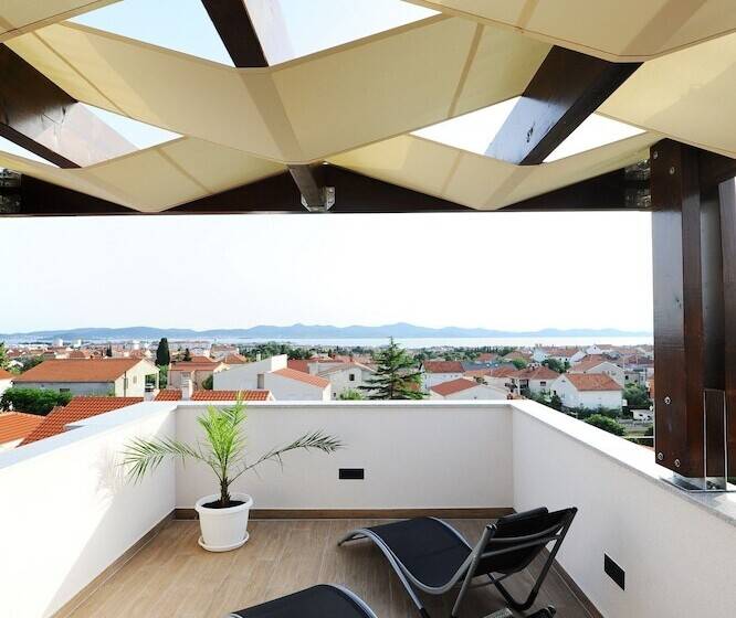 带海景的标准工作室, Apartments Hills