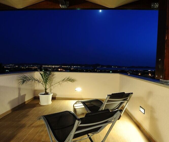 带海景的标准工作室, Apartments Hills