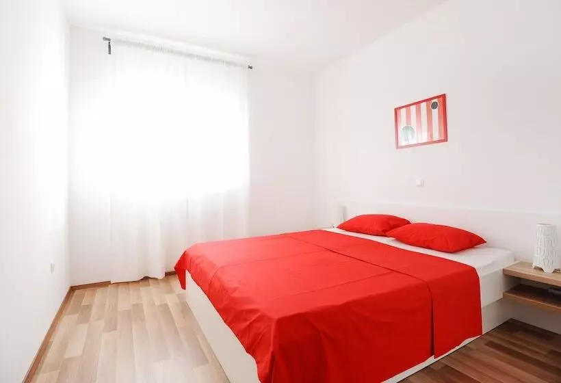 ２ベッドルームのコンフォートアパートメント, Apartments Hills