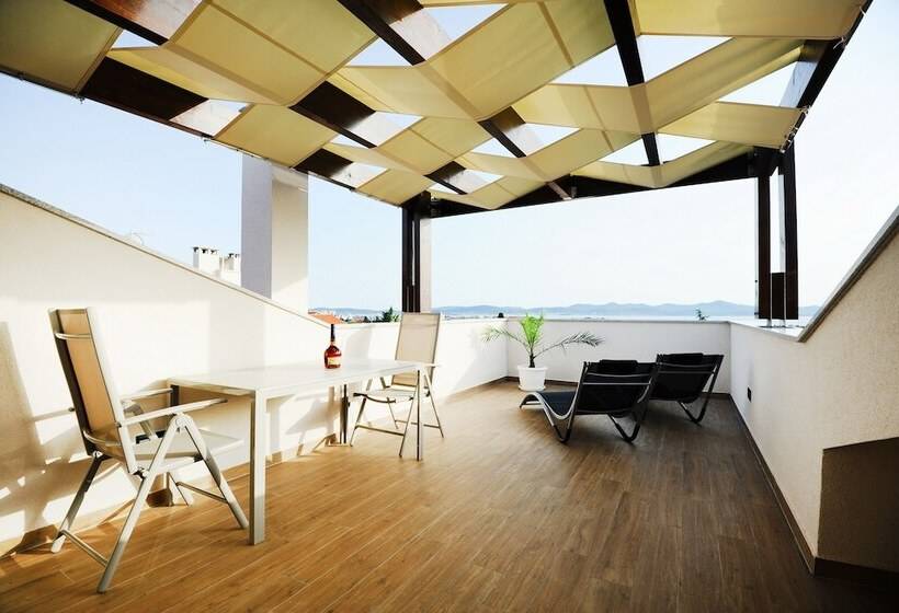 带海景的标准工作室, Apartments Hills