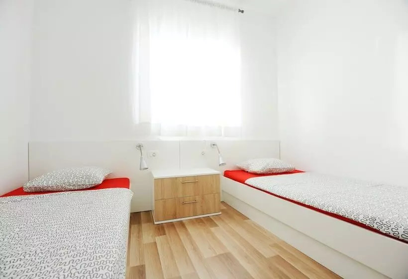 ２ベッドルームのコンフォートアパートメント, Apartments Hills