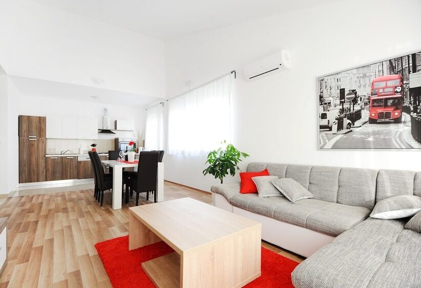 舒适两卧公寓, Apartments Hills