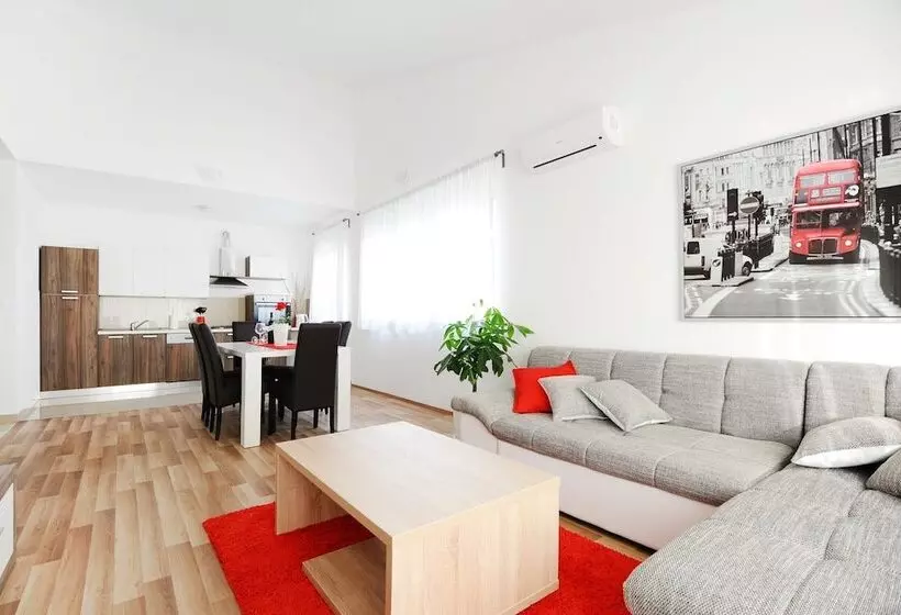 ２ベッドルームのコンフォートアパートメント, Apartments Hills