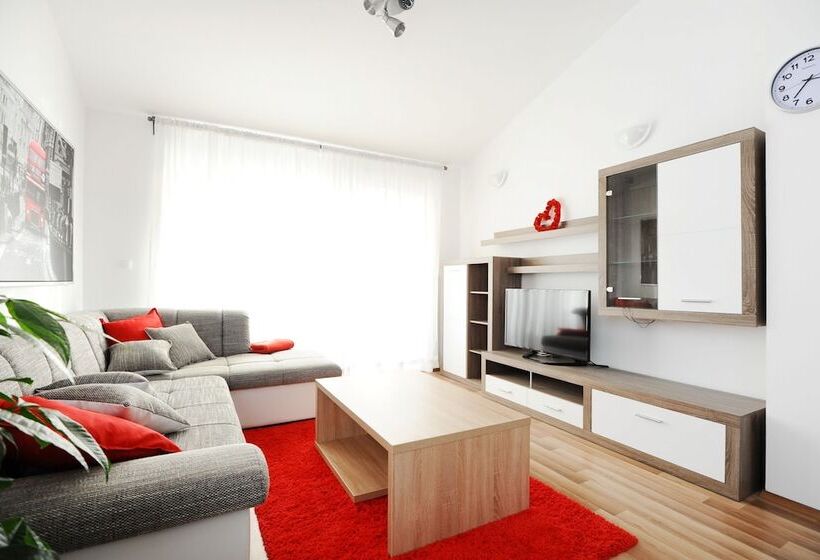 舒适两卧公寓, Apartments Hills