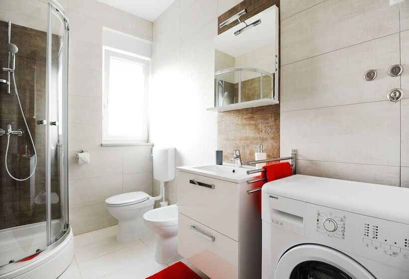 舒适两卧公寓, Apartments Hills