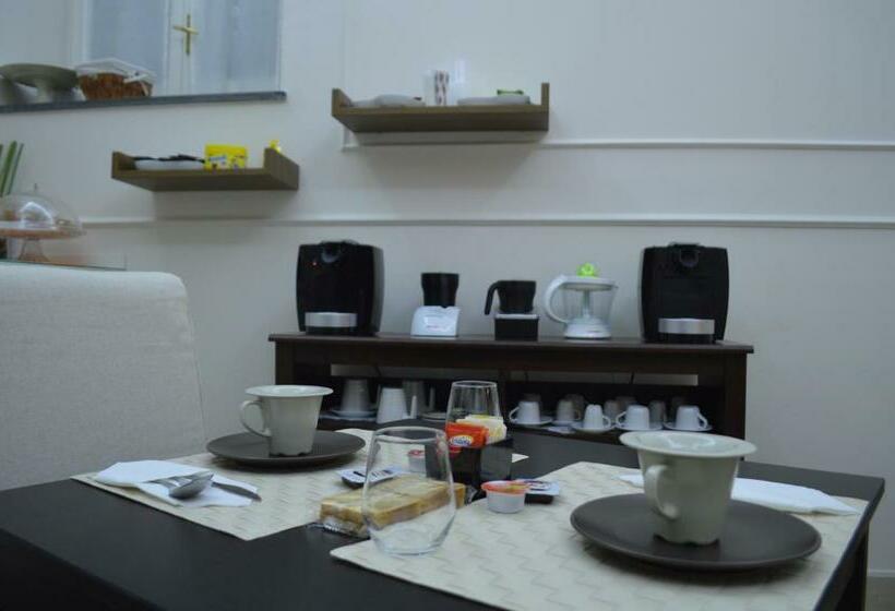 חדר סטנדרט לשלושה, Palazzo Liguori