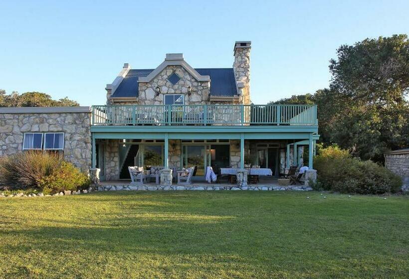 1ベッドルームハウス, Coot Club