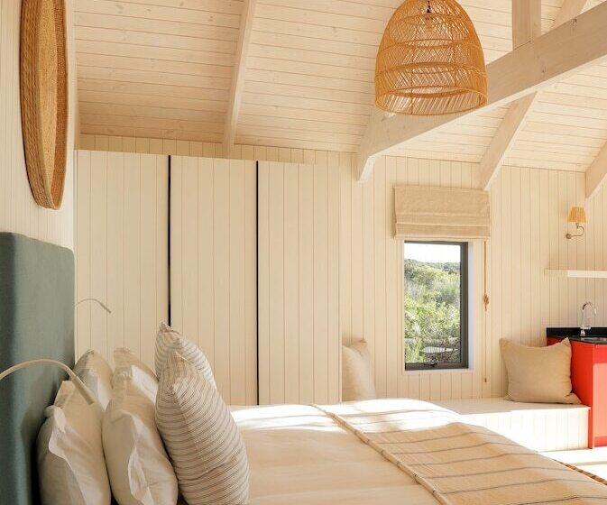 1ベッドルームハウス, Coot Club