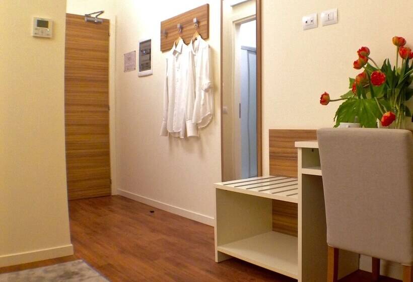 חדר סטנדרט, Forum