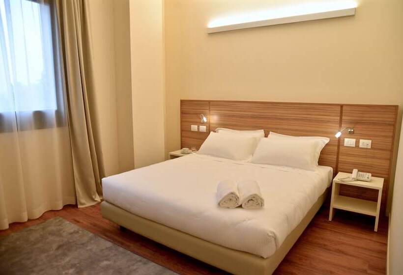 חדר משפחתי, Forum