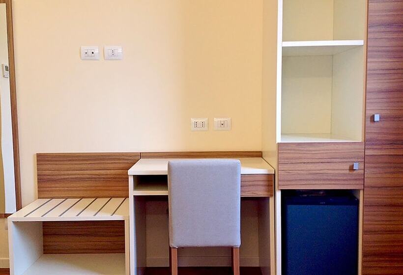 חדר משפחתי, Forum