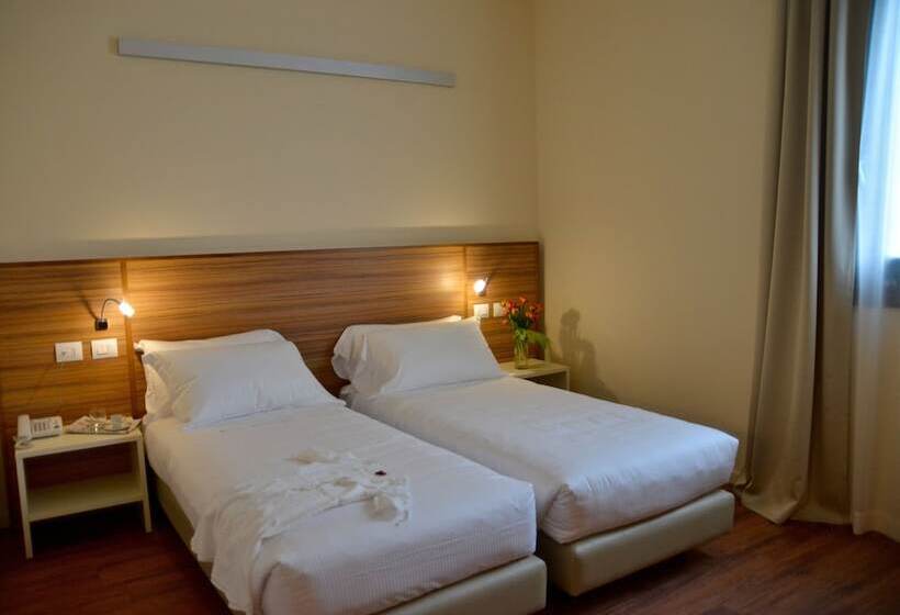 חדר סטנדרט מותאם לאדם עם מוגבלויות, Forum