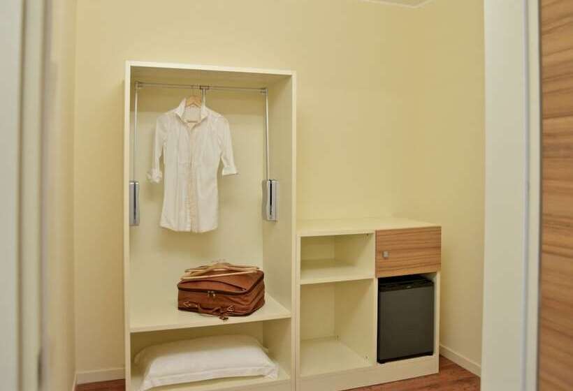 חדר סטנדרט מותאם לאדם עם מוגבלויות, Forum