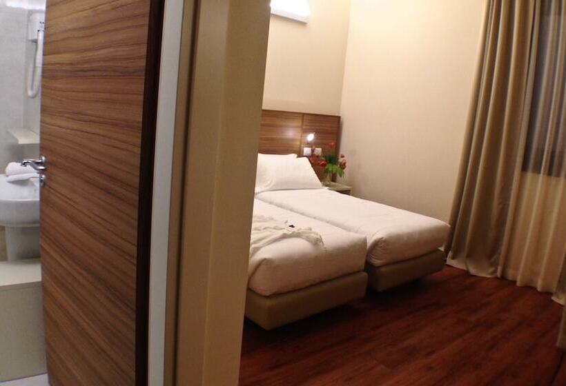 חדר סטנדרט, Forum