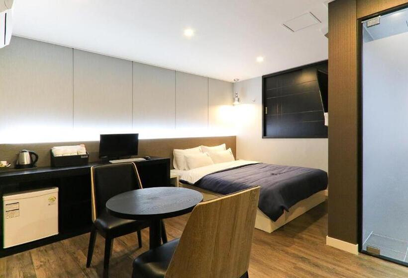 اتاق استاندارد, Louis