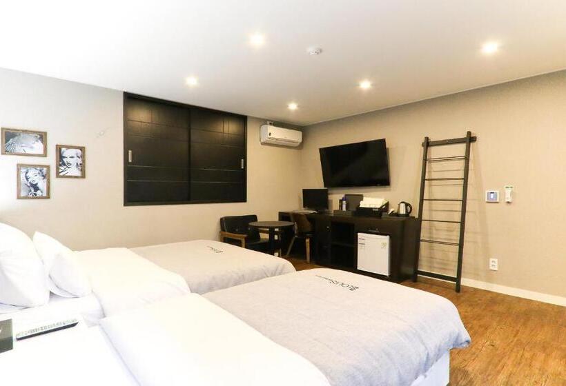 اتاق استاندارد, Louis