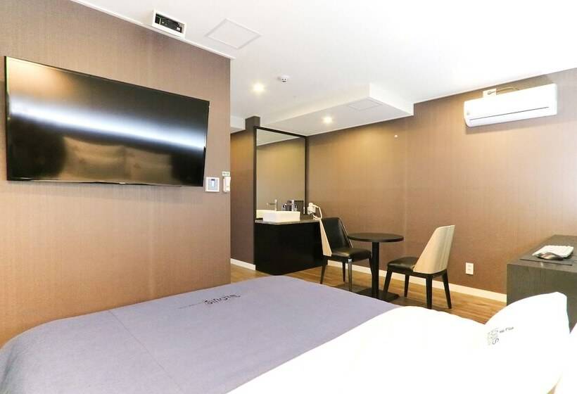 اتاق استاندارد, Louis