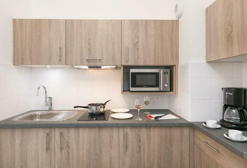 Апартаменты 1 Спальня, Médicis Home Puteaux