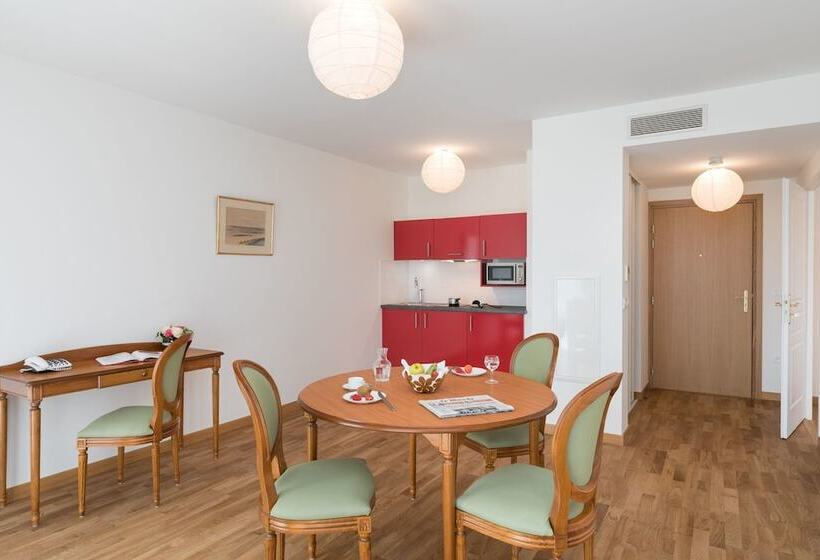 Апартаменты 1 Спальня, Médicis Home Puteaux
