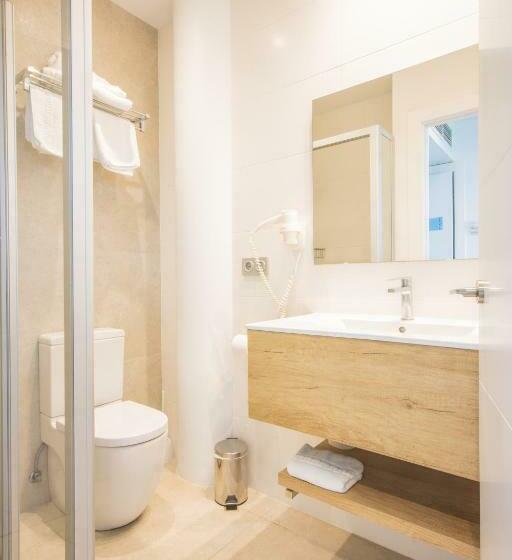 اتاق استاندارد سه نفره, Pensión Riberas Del Urumea