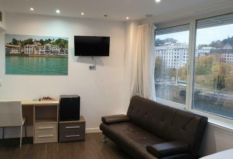 اتاق استاندارد با چشمانداز رودخانه, Pensión Riberas Del Urumea