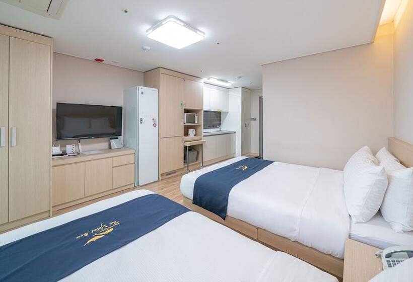 اتاق لوکس با چشم‌انداز دریا, The Hotel Soo