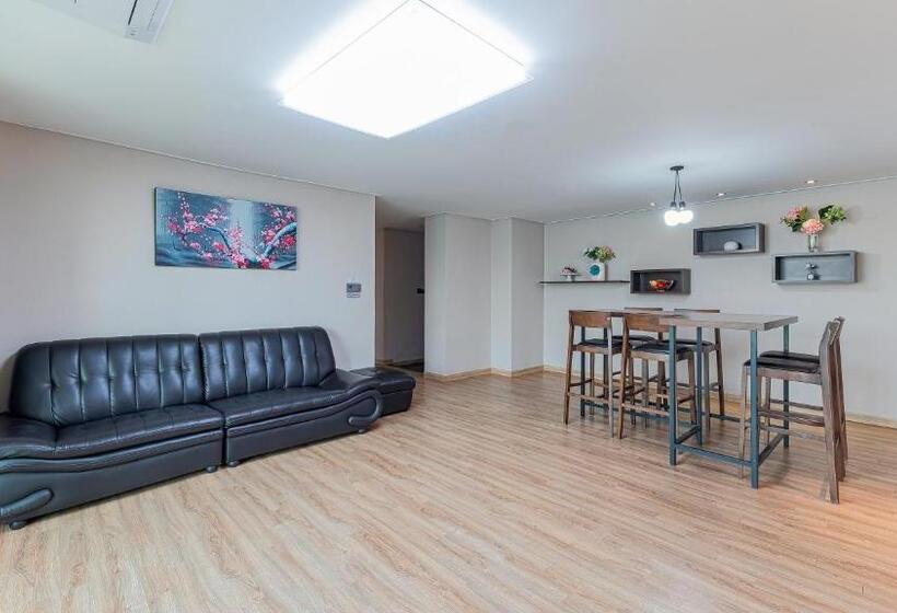 סוויטה נוף לים, The Hotel Soo