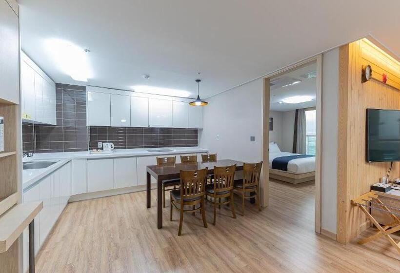 סוויטה נוף לים, The Hotel Soo