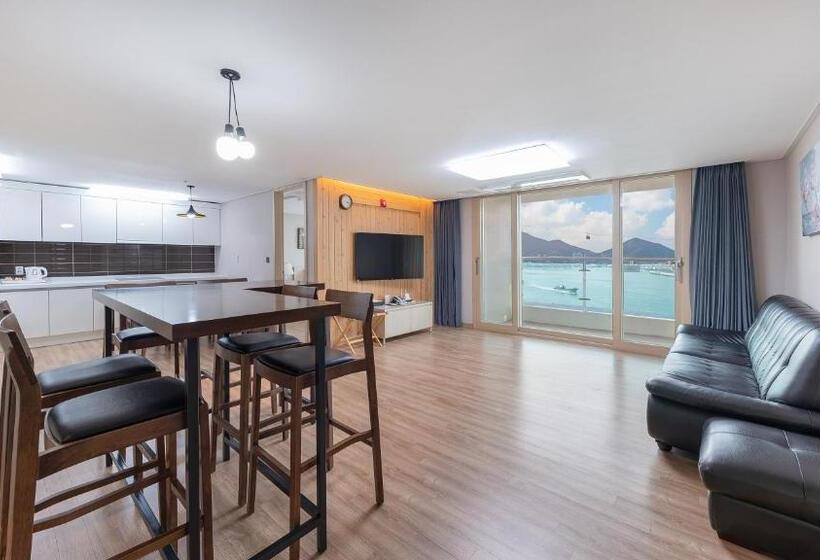 סוויטה נוף לים, The Hotel Soo