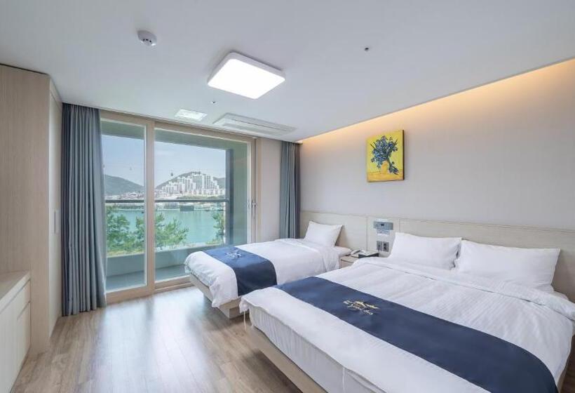 חדר דלוקס נוף לים, The Hotel Soo