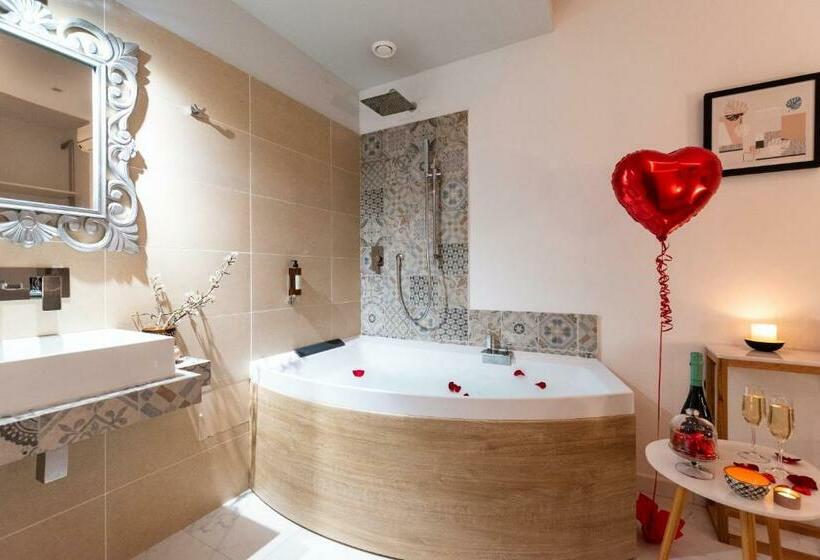 Полулюкс, Lucenova Suite Guest House