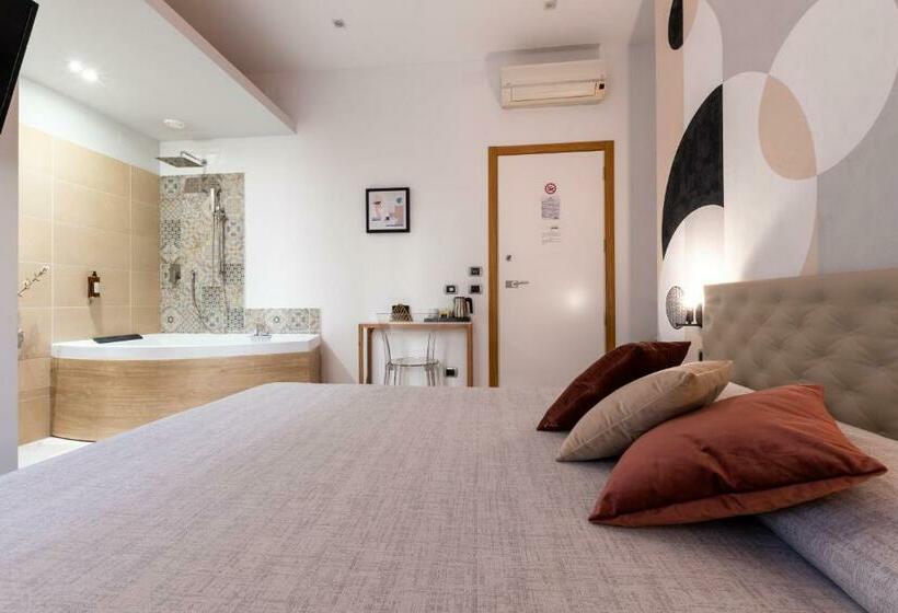 Полулюкс, Lucenova Suite Guest House