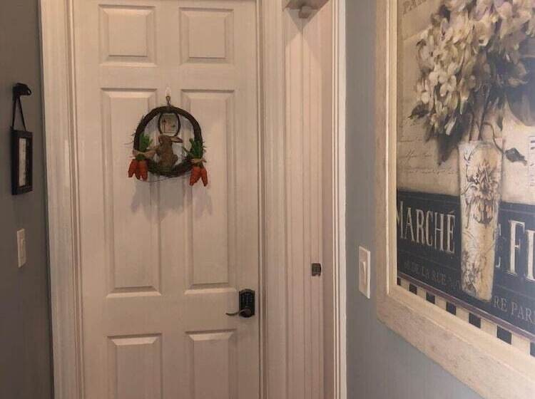 اتاق استاندارد با سرویس بهداشتی مشترک, Wg Creole House 1850