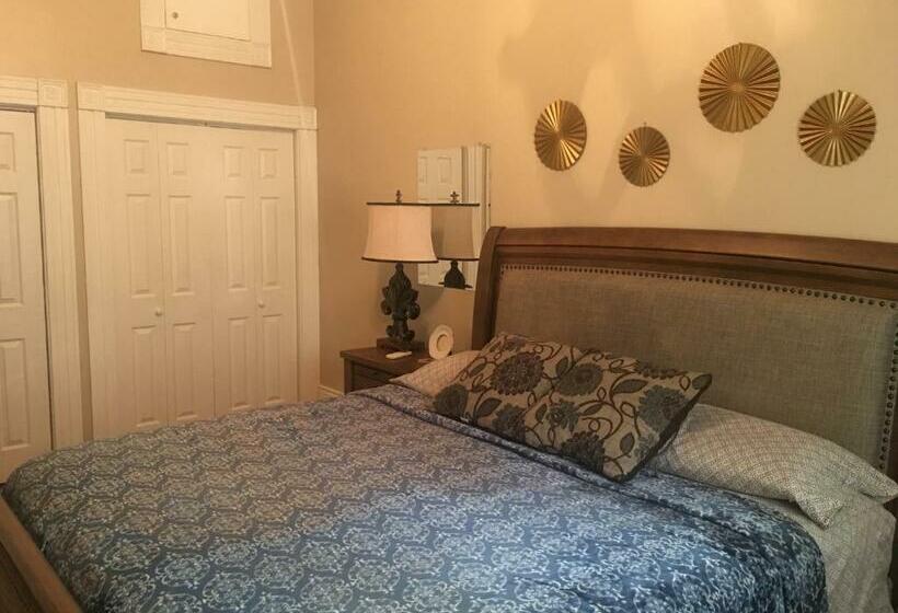 اتاق استاندارد با سرویس بهداشتی مشترک, Wg Creole House 1850