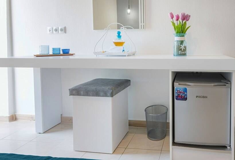 חדר סופריור, Thassian Riviera