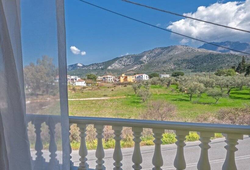 סוויטת סופריור, Thassian Riviera