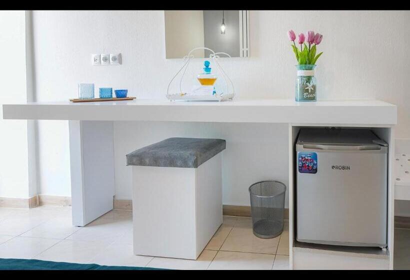 חדר סופריור, Thassian Riviera