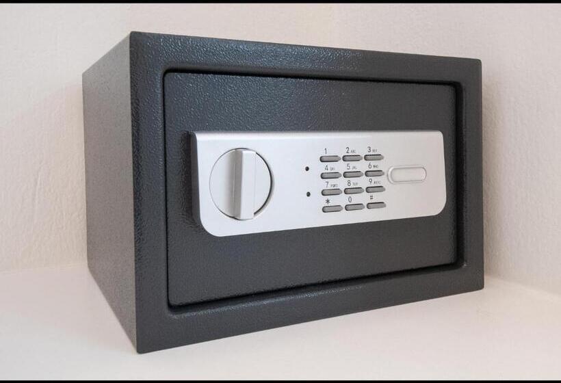 סוויטת סופריור, Thassian Riviera