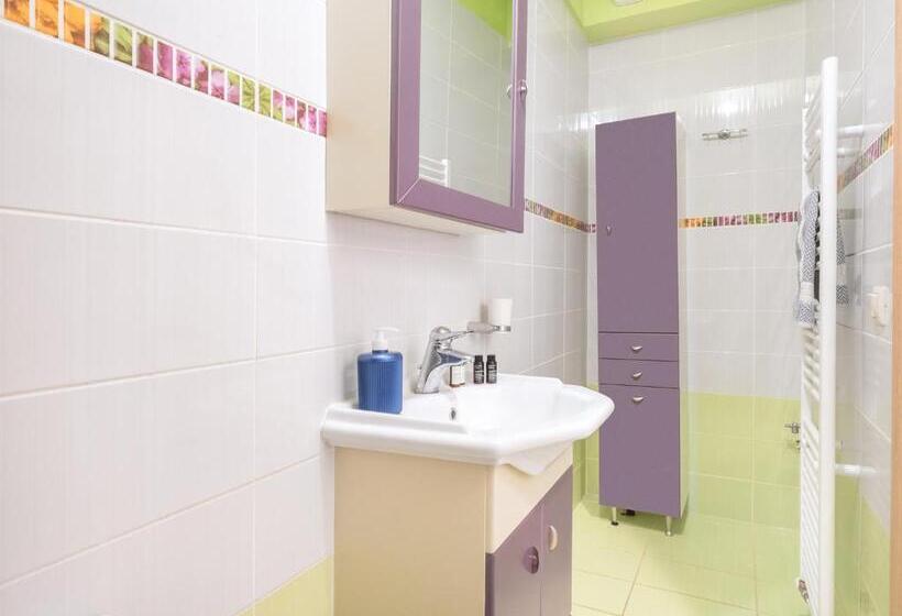 סוויטת סופריור, Thassian Riviera