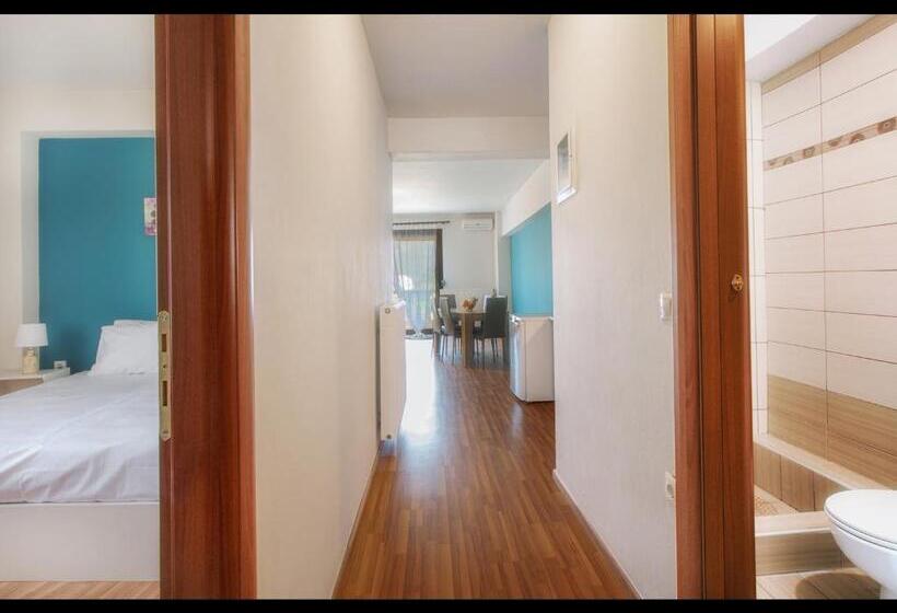 סוויטת סופריור, Thassian Riviera