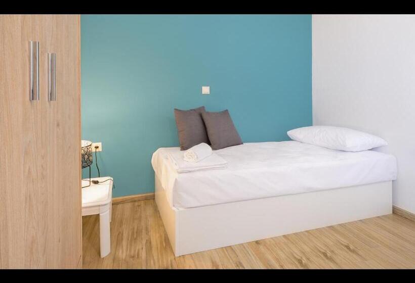 סוויטת סופריור, Thassian Riviera