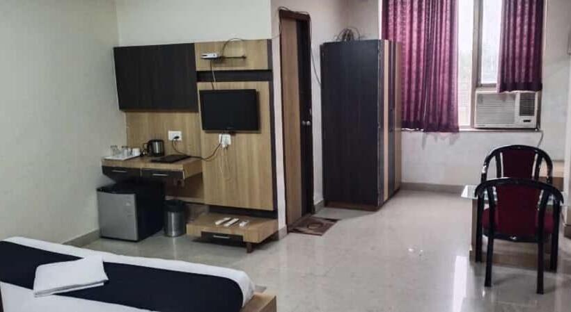 Номер Deluxe, K. J. International