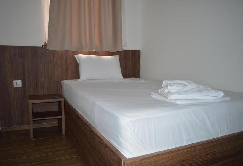 1 Bedroom Apartment Lake View, La Terrazza