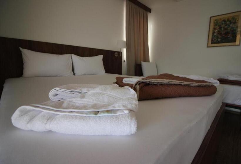 1 Bedroom Apartment Lake View, La Terrazza