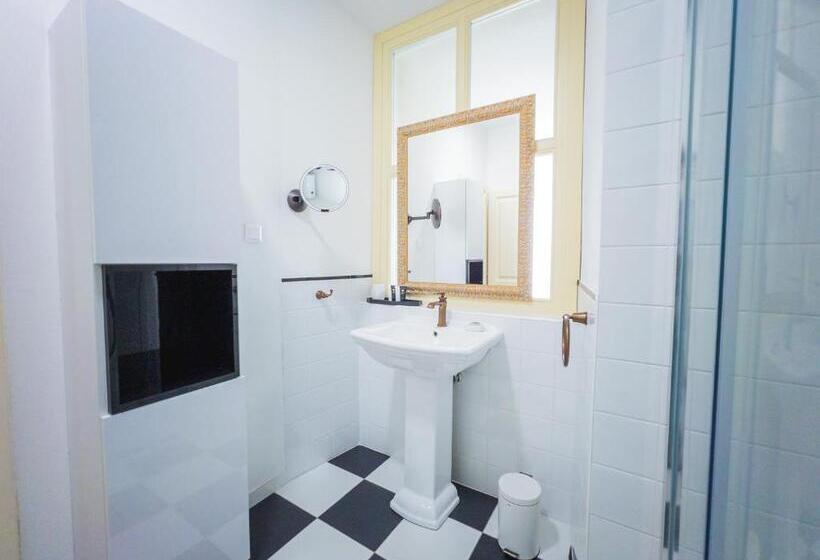 １ベッドルームのスーペリアアパートメント, Opera Apartments