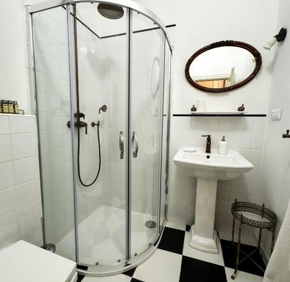침실 1개 디럭스 아파트, Opera Apartments