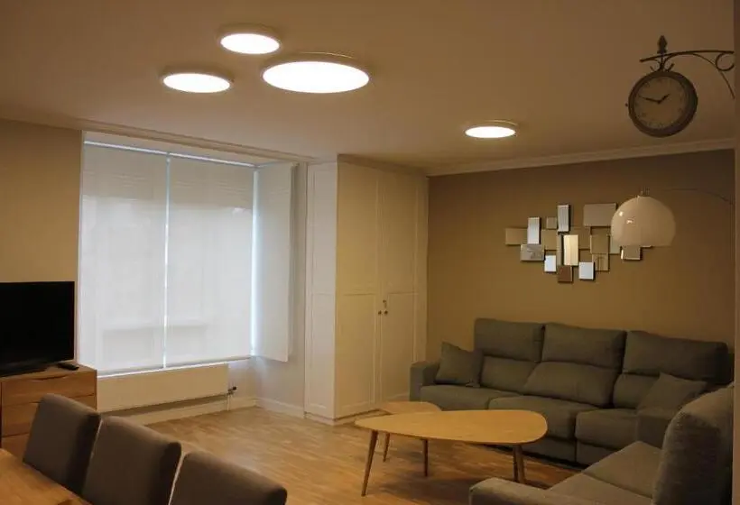 ３ベッドルームアパートメント, Apartamento Sanguesa