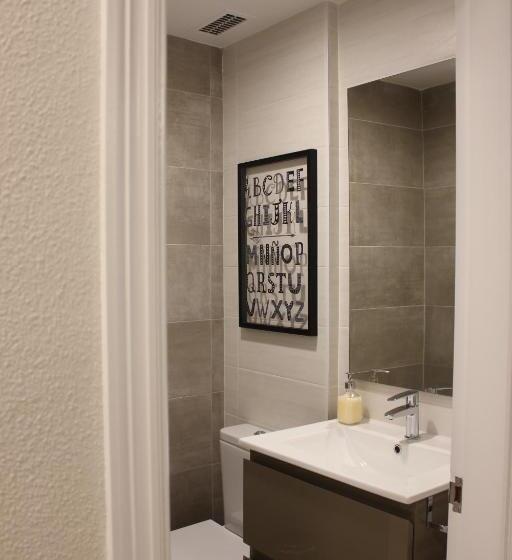 آپارتمان 3 خوابه, Apartamento Sanguesa