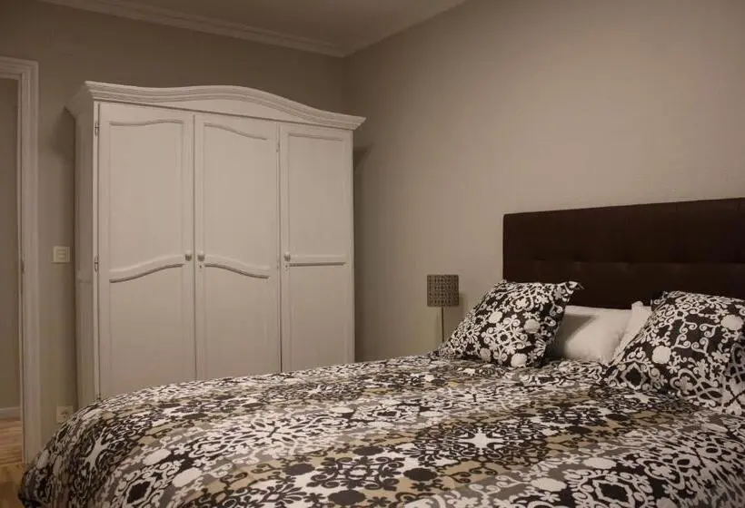 ３ベッドルームアパートメント, Apartamento Sanguesa
